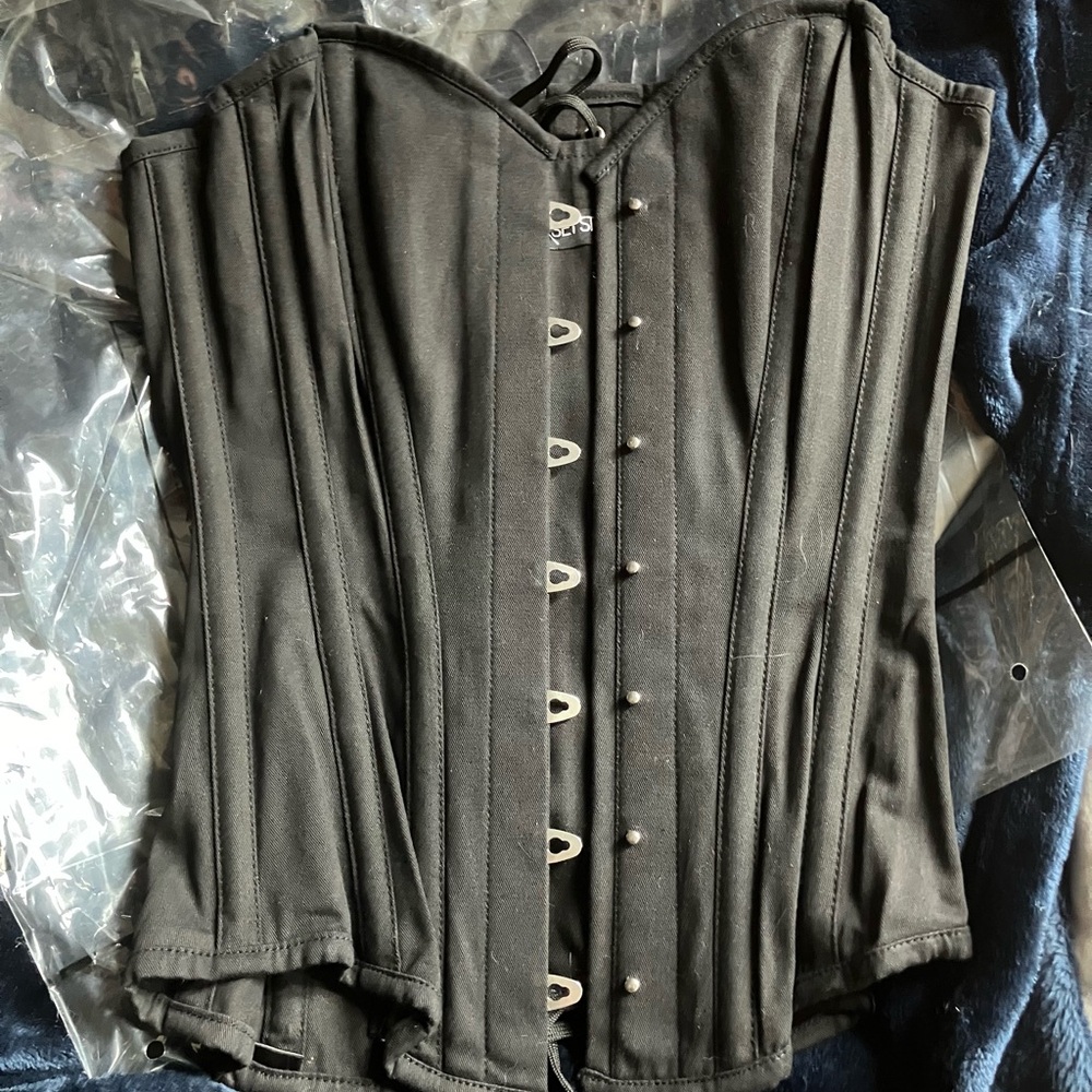 Single layer overbust corset in black